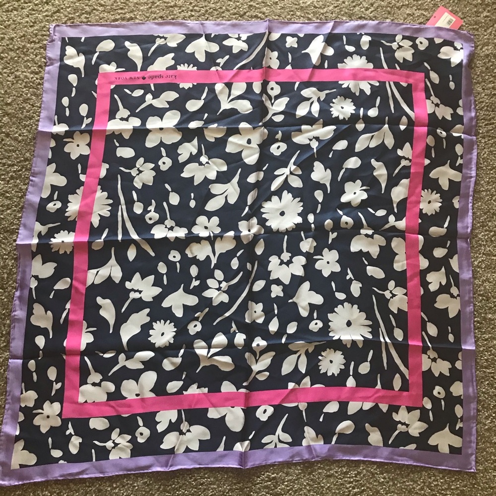 NWT Kate Spade ♠️ NEW YORK 100% Silk Scarf 🧣